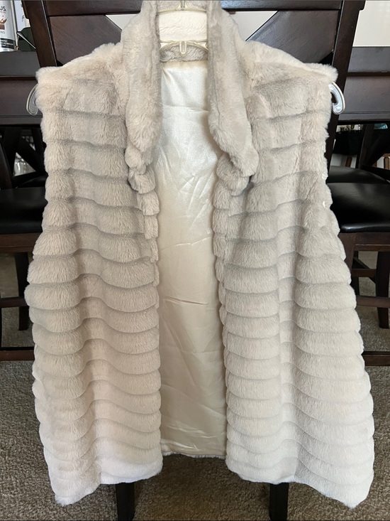 Jackets & Blazers - Women’s Cream Faux Fur Open-Front Coat